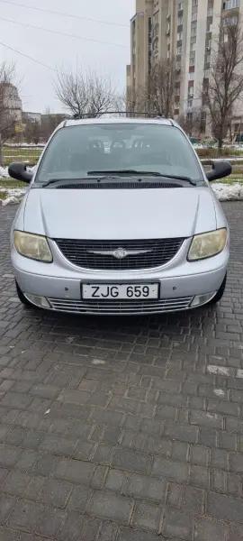 Chrysler Grand Voyager 2003 г. 300 км