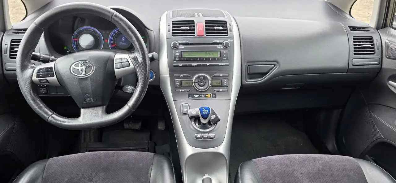Toyota Auris 2011 г. 156000 км