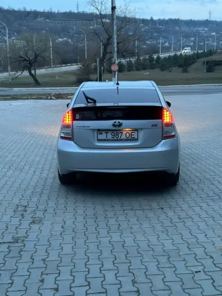 Toyota Prius 2011 г. 242000 км