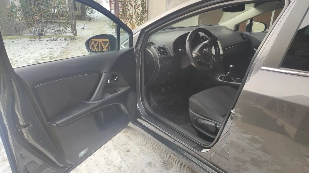Toyota Avensis 2009 г. 260000 км