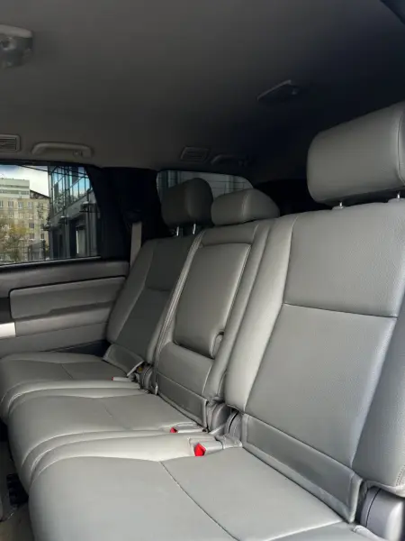 Toyota Sequoia 2008 г. 290000 км