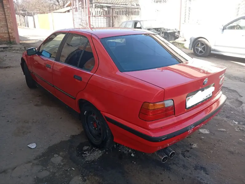 BMW 3 Series 1992 г. 216000 км