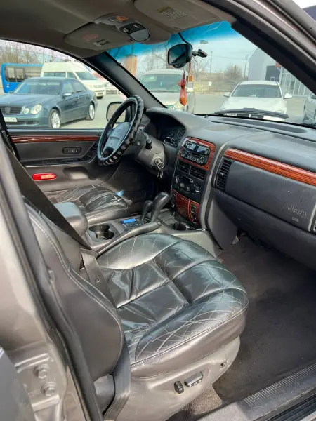 Jeep Grand Cherokee 2000 г. 217000 км