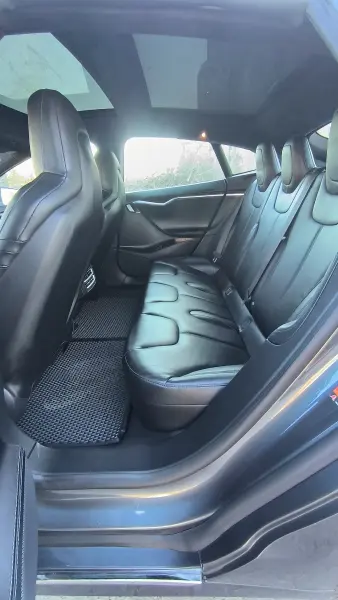 TESLA S 2017 г. 130 км