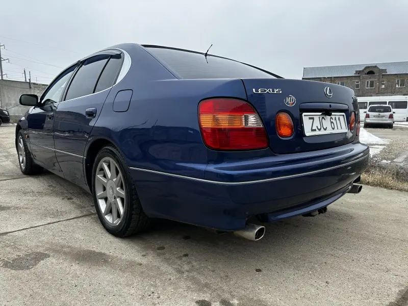 Lexus GS 1999 г. 269385 км