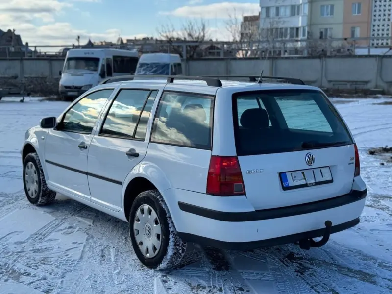 Volkswagen Golf 2005 г. 219 км