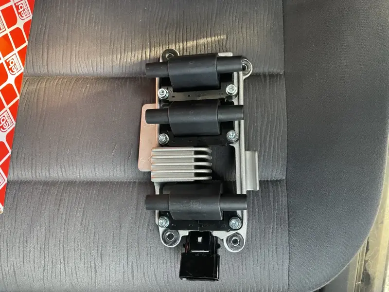 Продам НОВУЮ катушку зажигания VAG 2,4-2,8 бензин