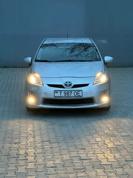 Toyota Prius 2011 г. 242000 км