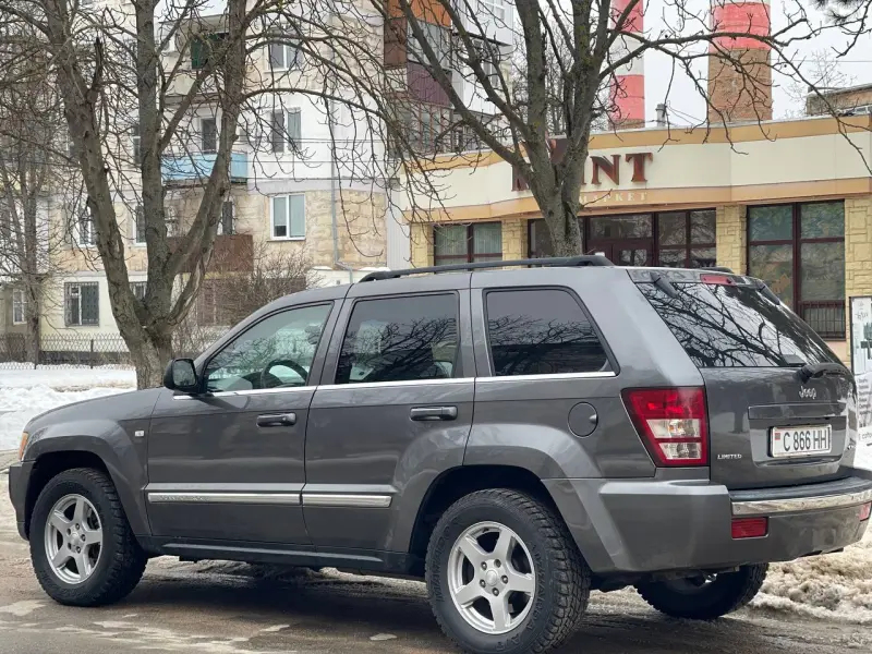 Jeep Cherokee 2006 г. 230 км