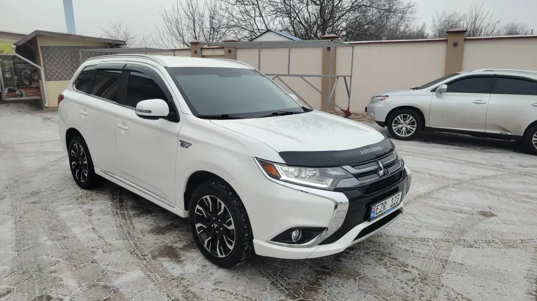 Mitsubishi Outlander 2018 г. 151000 км