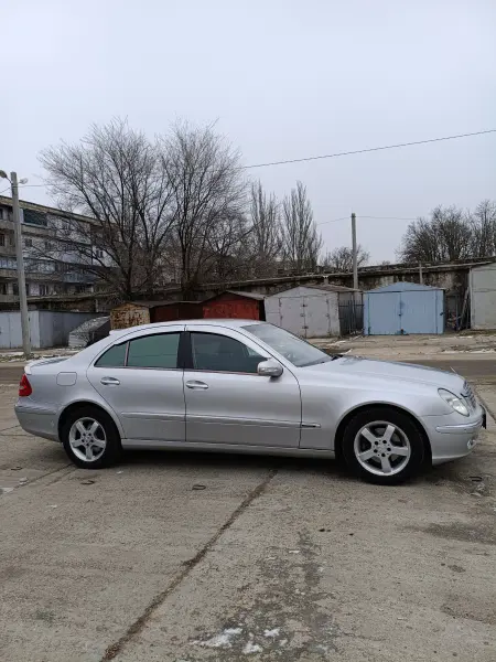 Mercedes-Benz E-Class 2004 г. 256000 км