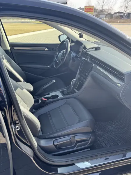 Volkswagen Passat 2020 г. 215000 км