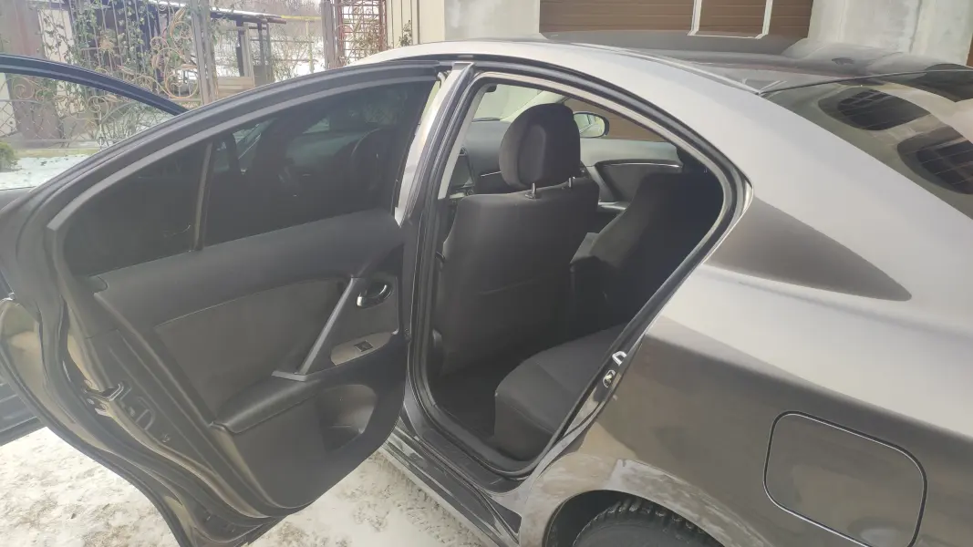 Toyota Avensis 2009 г. 260000 км