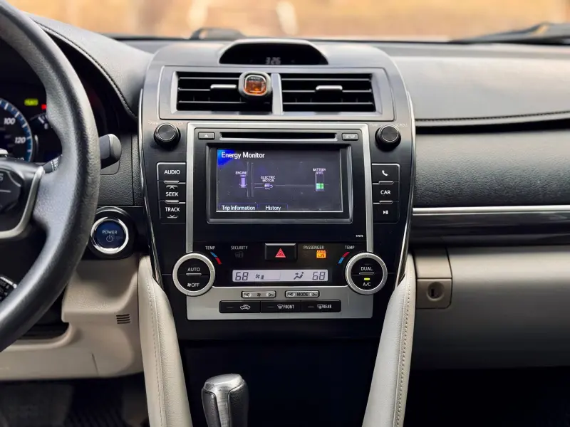 Toyota Camry 2012 г. 198000 км