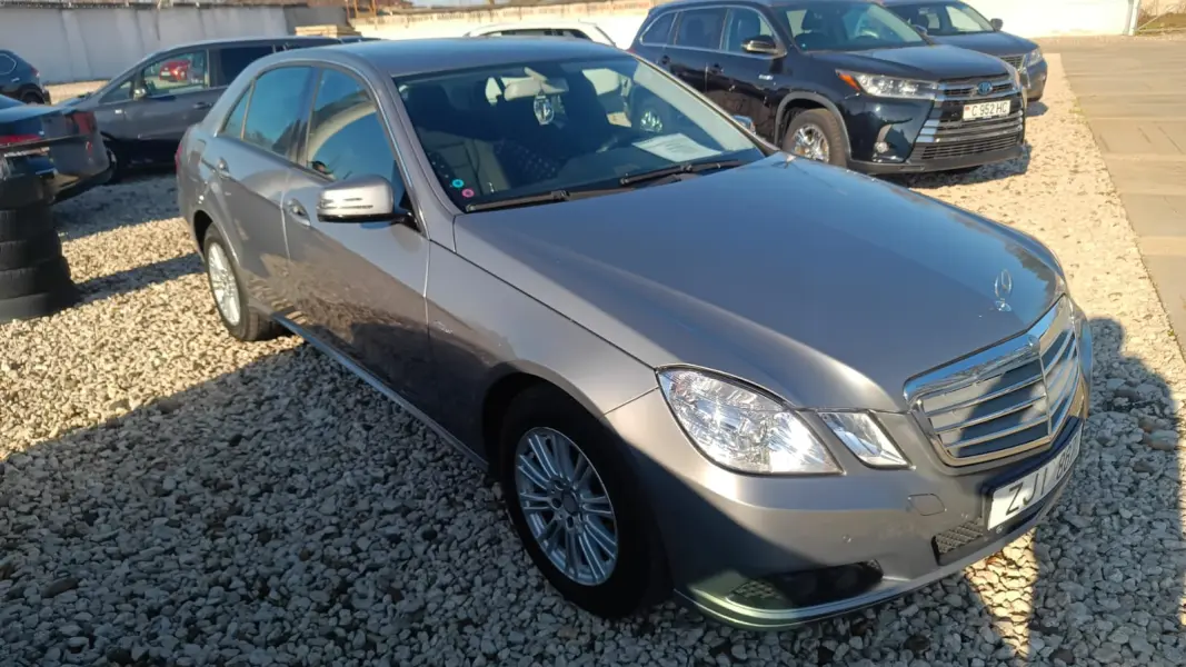 Mercedes-Benz E-Class 2010 г. 310000 км