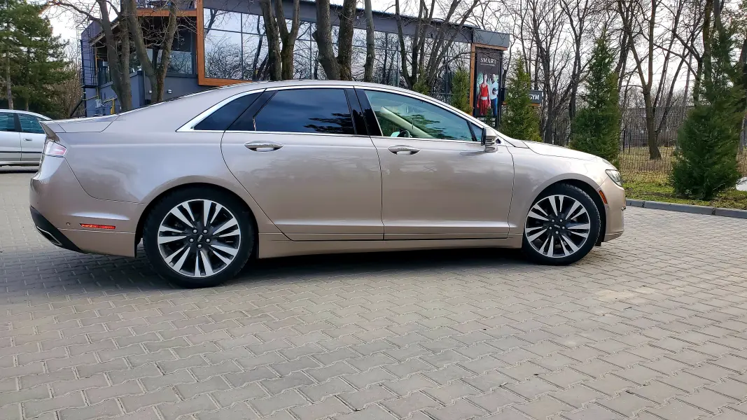 Lincoln MKZ 2019 г. 105000 км