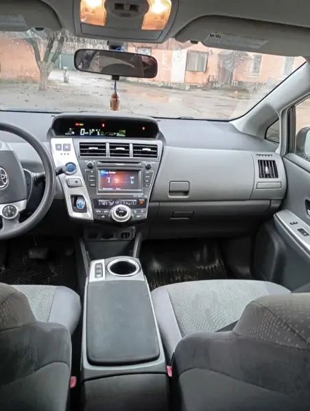Toyota Prius 2012 г. 120000 км