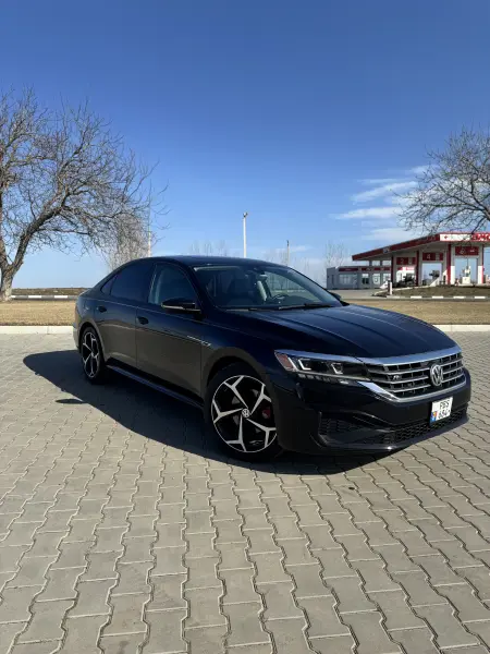 Volkswagen Passat 2020 г. 215000 км