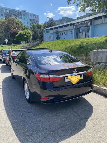 Lexus ES 2012 г. 240000 км