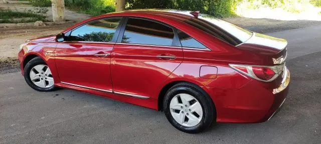 Hyundai Sonata 2012 г. 185000 км