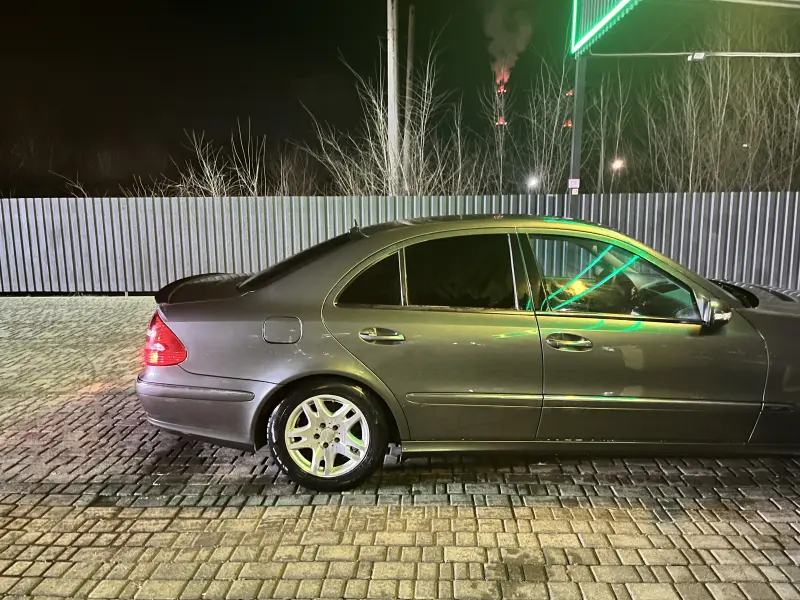 Mercedes-Benz E-Class 2004 г. 423000 км