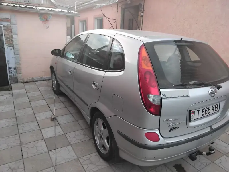 Nissan Almera Tino 2003 г. 230 км