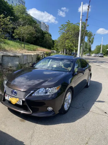 Lexus ES 2012 г. 240000 км