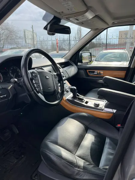 Land Rover Range Rover Sport 2011 г. 187000 км