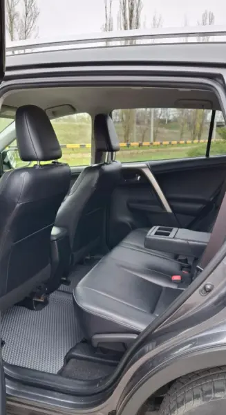 Toyota RAV4 2014 г. 193000 км