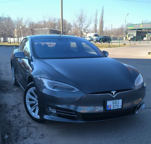 TESLA S 2017 г. 118000 км