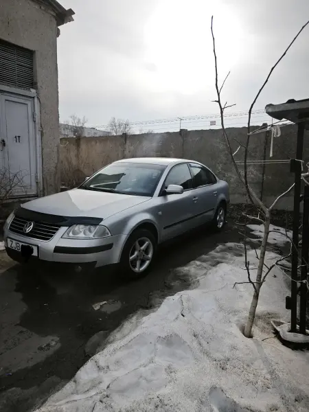 Volkswagen Passat 2003 г. 300 км