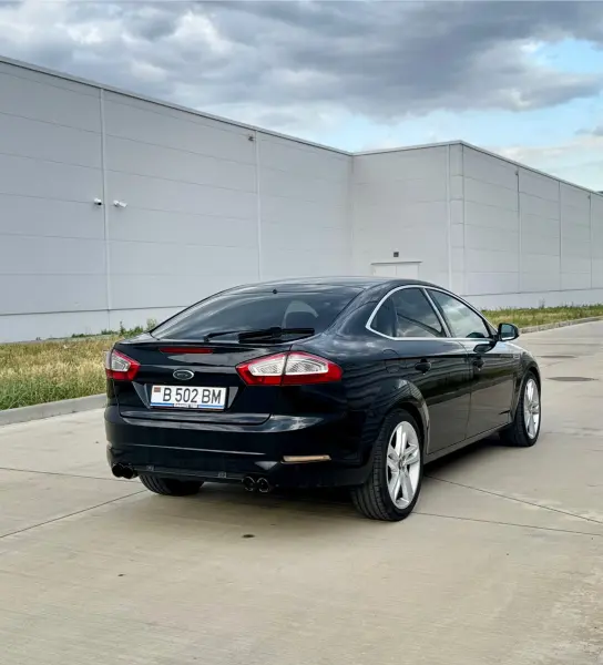 Ford Mondeo 2011 г. 265 км