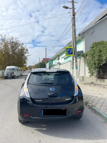 Nissan Leaf 2012 г. 200000 км