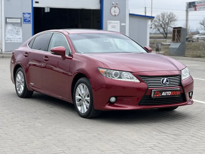 Lexus ES 2012 г. 230000 км