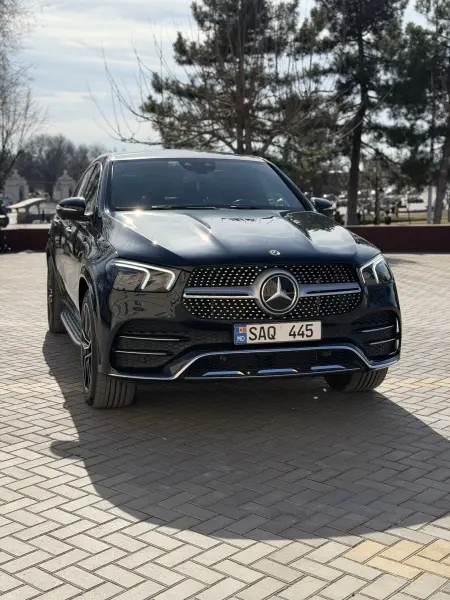 Mercedes-Benz GLE-Class 2023 г. 33000 км