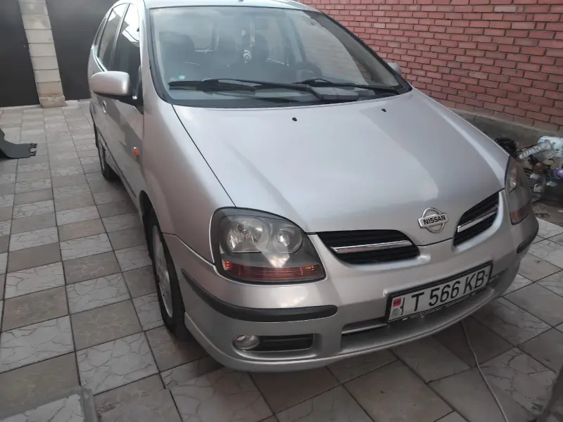 Nissan Almera Tino 2003 г. 230 км