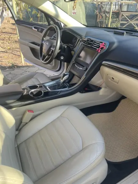 Ford Fusion 2012 г. 235998 км