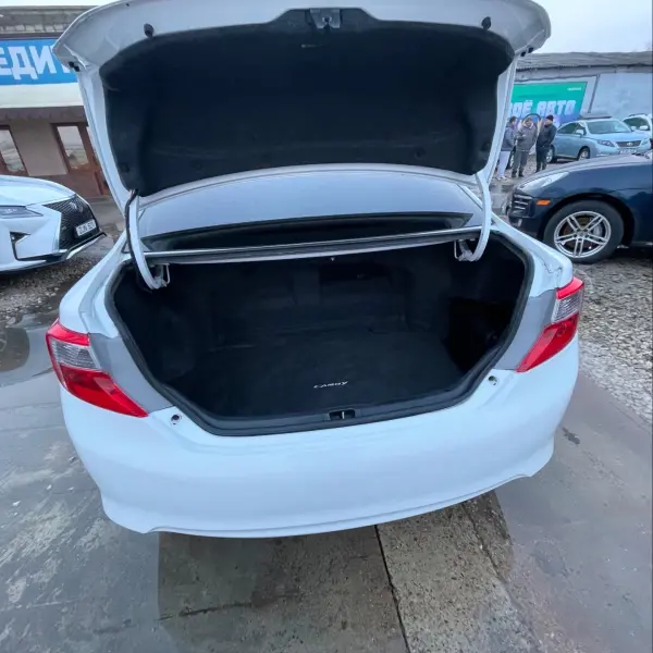 Toyota Camry 2012 г. 193000 км