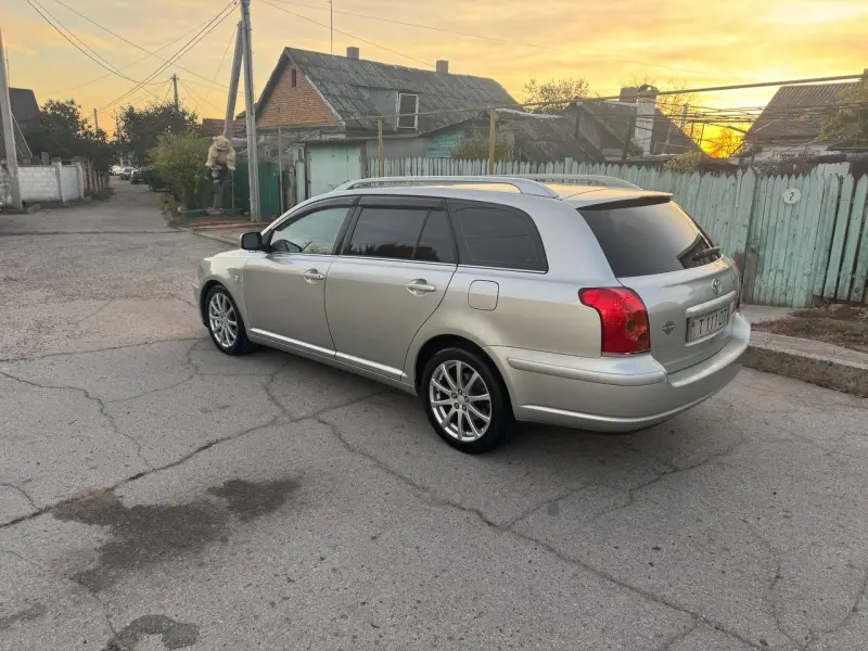Toyota Avensis 2005 г. 275000 км