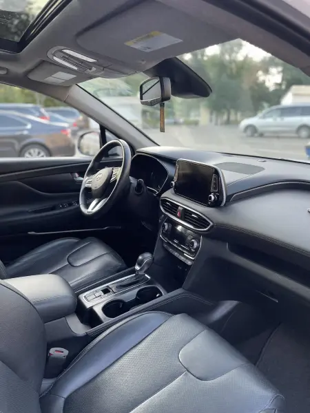 Hyundai Santa Fe 2019 г. 45000 км