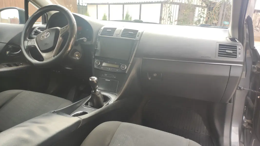Toyota Avensis 2009 г. 260000 км