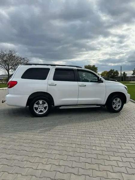 Toyota Sequoia 2008 г. 290000 км