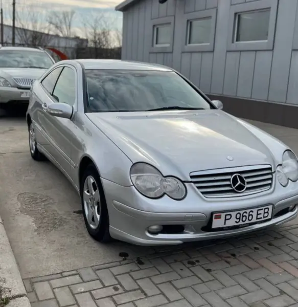 Mercedes-Benz E-Class 2005 г. 216 км