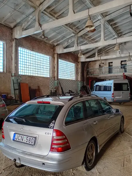 Mercedes-Benz C-Class 2003 г. 499998 км