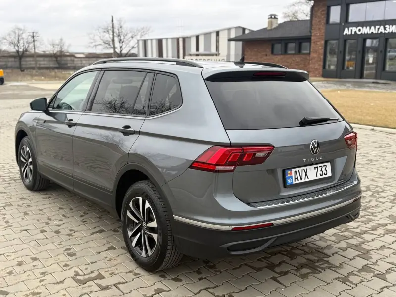 Volkswagen Tiguan 2023 г. 33000 км