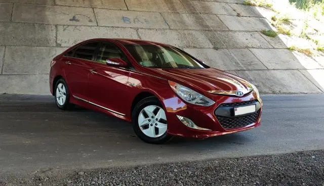 Hyundai Sonata 2012 г. 185000 км