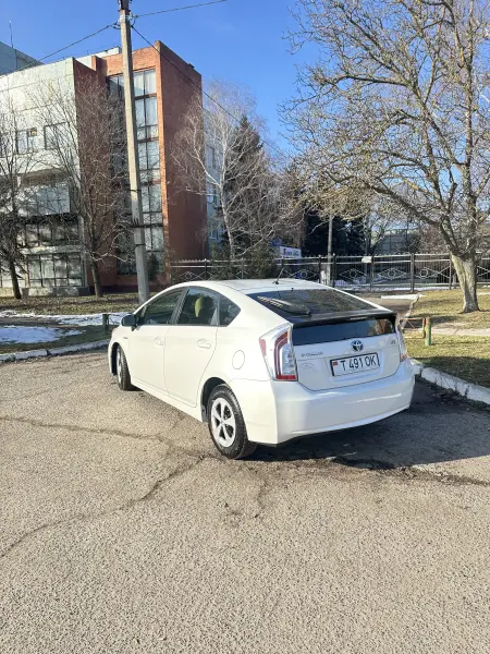 Toyota Prius 2012 г. 200000 км