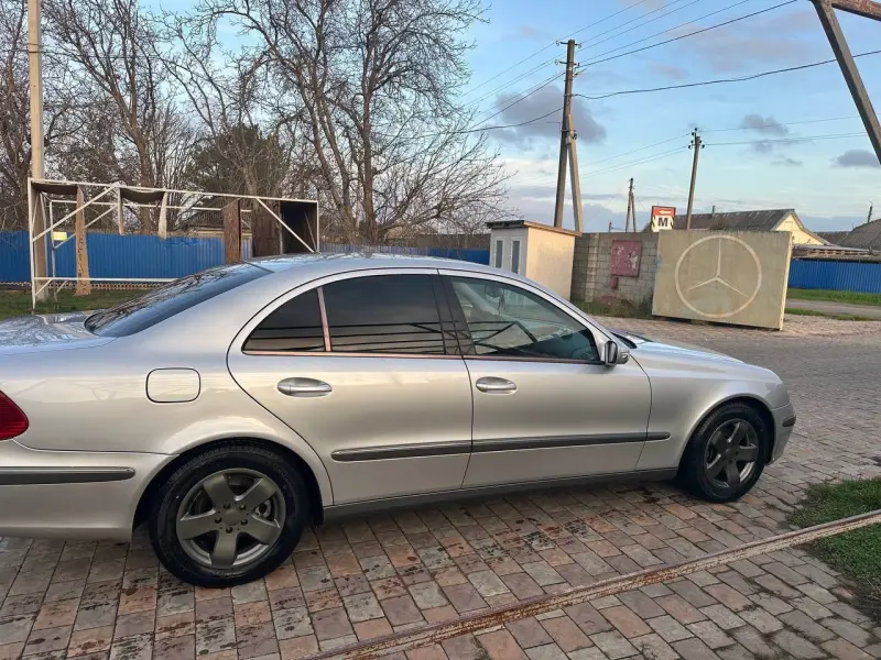 Mercedes-Benz E-Class 2003 г. 350000 км