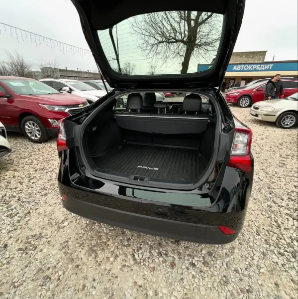 Toyota Prius 2019 г. 180000 км