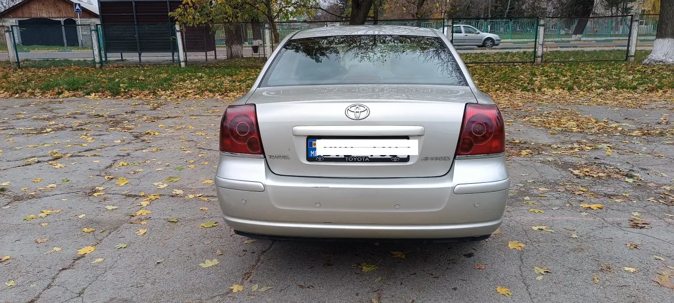 Toyota Avensis 2005 г. 300000 км